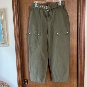 Zara cargo pants size medium but fit size small